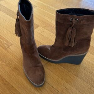 Aquatalia suede boot W 8.5